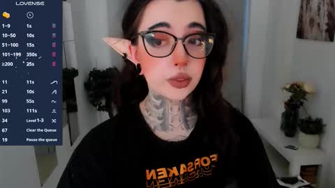 dixipixi_ online show from 10.12.25