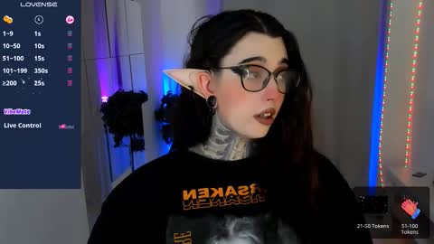 dixipixi_ online show from 10.16.25