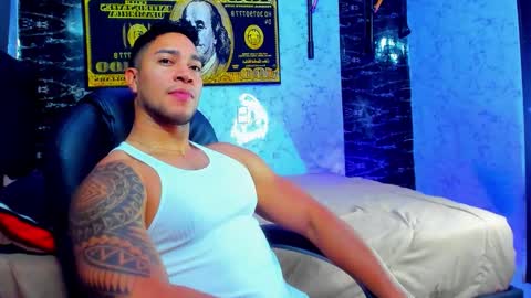 Snapshot of dixon_ray_ chatting on 10.18.25 Dixon online show from 10.18.25