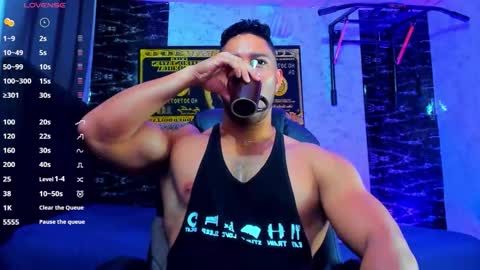 Snapshot of dixon_ray_ chatting on 12.05.25 Dixon online show from 12.05.25