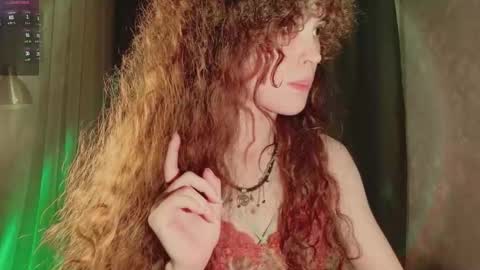 Snapshot of dizer_clop chatting on 12.13.25 Dizer online show from 12.13.25