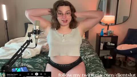 Snapshot of djentslut chatting on 12.10.24 djentslut online show from 12.10.24