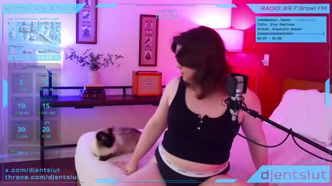 Snapshot of djentslut chatting on 02.27.26 djentslut online show from 02.27.26