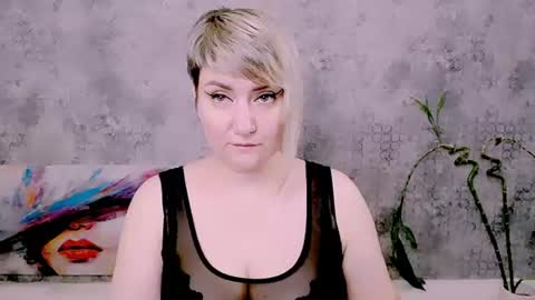 Snapshot of djullia chatting on 06.29.26 djullia online show from 06.29.26