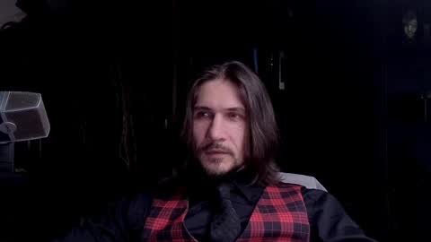 Snapshot of dl_raven chatting on 04.01.26 Silverhand online show from 04.01.26