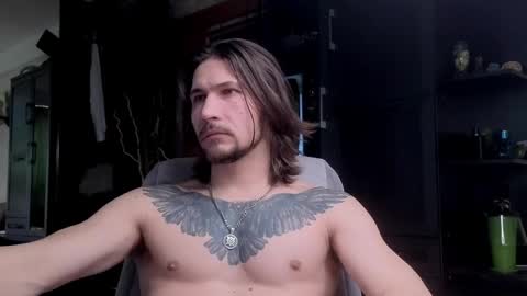 Snapshot of dl_raven chatting on 04.02.26 Silverhand online show from 04.02.26