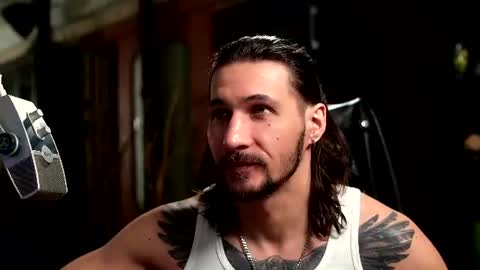 Snapshot of dl_raven chatting on 06.20.26 Silverhand online show from 06.20.26