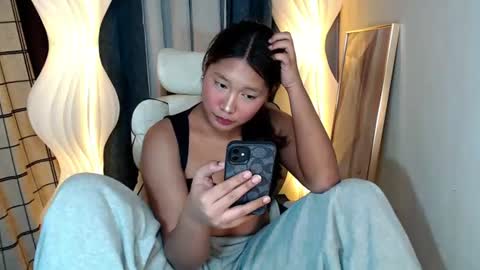 Snapshot of dnyella_ chatting on 07.29.26 Daniella online show from 07.29.26