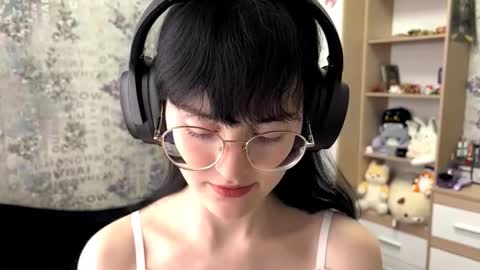 Snapshot of dodiebabikian chatting on 09.20.25 Annie PVT IS OPEN online show from 09.20.25