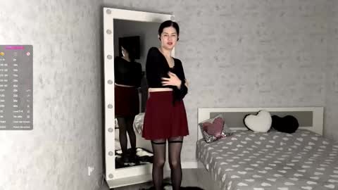 Snapshot of dodiebabikian chatting on 11.15.25 Annie PVT IS OPEN online show from 11.15.25