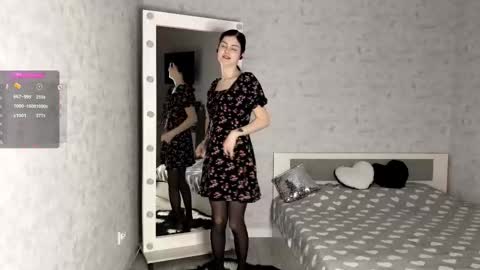 Snapshot of dodiebabikian chatting on 11.17.25 Annie PVT IS OPEN online show from 11.17.25