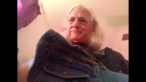 Snapshot of doggydaddy714 chatting on 03.12.26 doggydaddy714 online show from 03.12.26