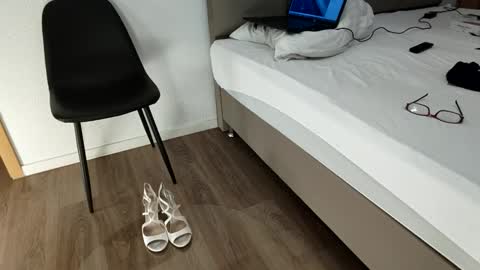 Snapshot of doit4thefun87 chatting on 04.08.26 doit4thefun87 online show from 04.08.26