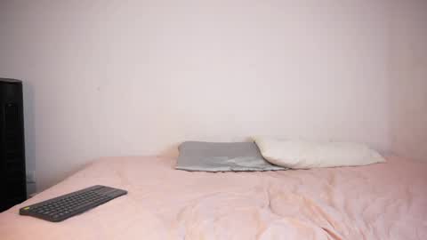Snapshot of doll4you_ chatting on 05.06.26 Alice y Ros online show from 05.06.26