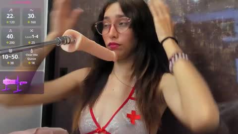 Snapshot of doll_bella_ chatting on 03.11.25 Bella online show from 03.11.25