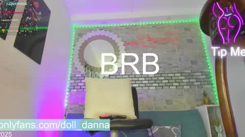 Snapshot of doll_danna chatting on 02.20.25 Luciana My online show from 02.20.25