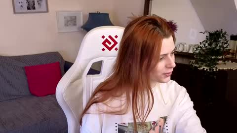 Snapshot of doll_lesli chatting on 02.09.25 Your doll Lesli online show from 02.09.25