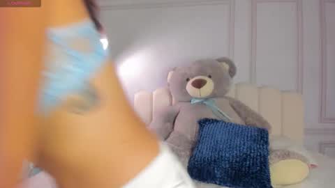 Snapshot of doll_meyleer22 chatting on 10.20.25 doll_meyleer22 online show from 10.20.25