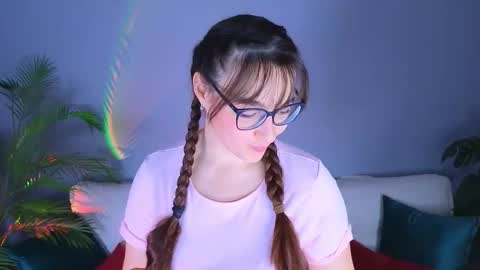 Snapshot of doll_tessa chatting on 10.11.25 Tessa online show from 10.11.25