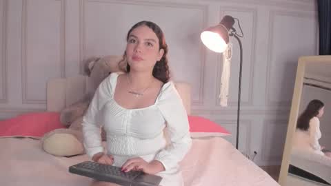 doll_valeria_ online show from 11.24.25