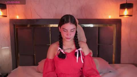 doll_valeria_ online show from 11.28.25