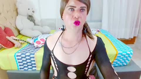 Snapshot of dolldirtyxxx1 chatting on 01.08.26 ilona online show from 01.08.26