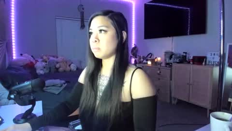 DOLLLFACE online show from 03.11.25