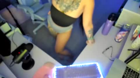 DOLLLFACE online show from 09.20.25