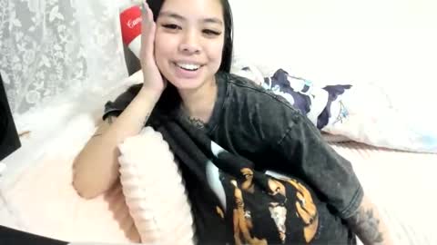 Snapshot of dolllface chatting on 02.11.26 DOLLLFACE online show from 02.11.26