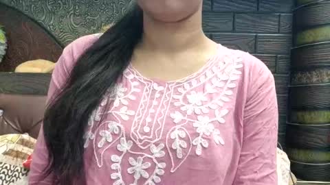 Snapshot of dollmeenu chatting on 11.18.25 dollmeenu online show from 11.18.25