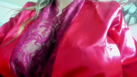 Snapshot of dolly_zoe chatting on 10.24.25 Call me Zoe online show from 10.24.25