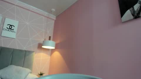 Snapshot of dolly_zoe chatting on 10.31.25 Call me Zoe online show from 10.31.25