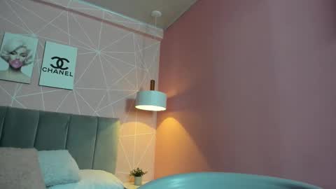 Snapshot of dolly_zoe chatting on 11.05.25 Call me Zoe online show from 11.05.25