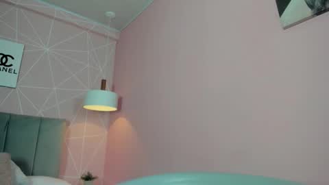 Snapshot of dolly_zoe chatting on 11.21.25 Call me Zoe online show from 11.21.25