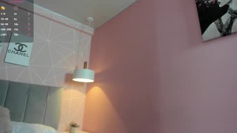 Snapshot of dolly_zoe chatting on 12.15.25 Call me Zoe online show from 12.15.25