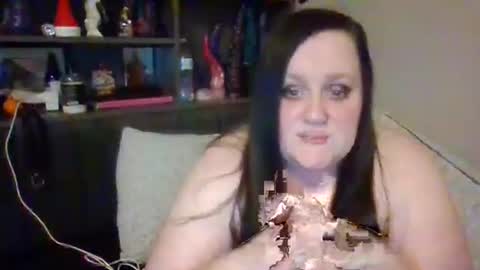 Snapshot of dollydarkside chatting on 02.28.26 dollydarkside online show from 02.28.26