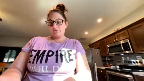 Snapshot of dollydimplez chatting on 02.28.25 Dolly online show from 02.28.25