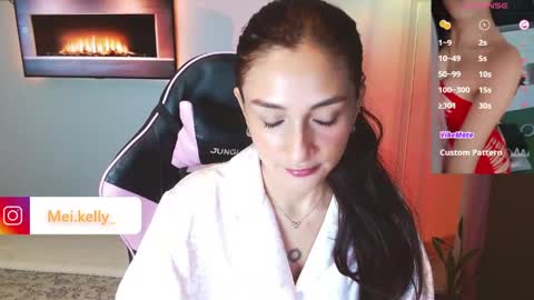 dollykelly_ online show from 04.25.26