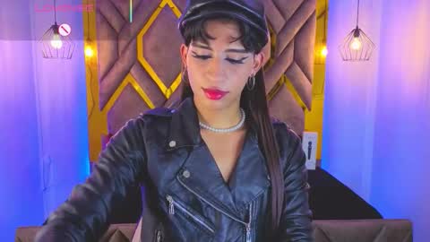 Snapshot of dom_veneno chatting on 11.24.25 dom_veneno online show from 11.24.25