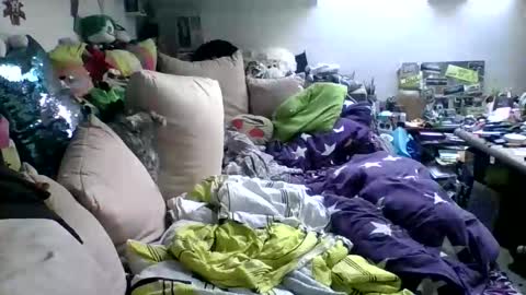 domenic1987 online show from 04.18.26