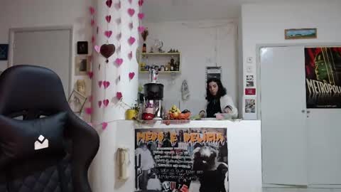 Snapshot of domenica_dos_ouros chatting on 06.21.26 sweet domme online show from 06.21.26