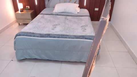 Snapshot of domenica_west chatting on 09.18.25 domenica online show from 09.18.25