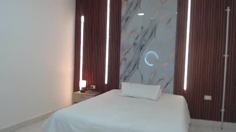 Snapshot of domenica_west chatting on 09.21.25 domenica online show from 09.21.25