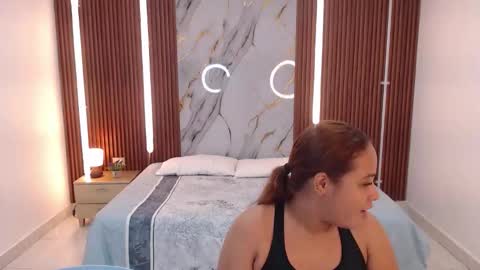 Snapshot of domenica_west chatting on 09.24.25 domenica online show from 09.24.25