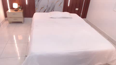 Snapshot of domenica_west chatting on 09.28.25 domenica online show from 09.28.25