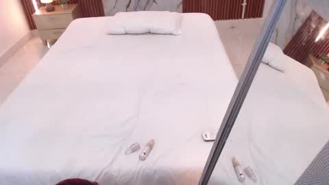 Snapshot of domenica_west chatting on 10.18.25 domenica online show from 10.18.25