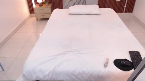 Snapshot of domenica_west chatting on 10.19.25 domenica online show from 10.19.25