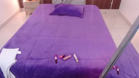 Snapshot of domenica_west chatting on 10.21.25 domenica online show from 10.21.25