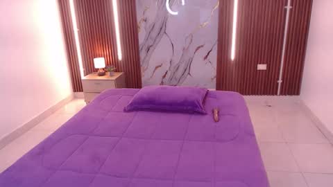 Snapshot of domenica_west chatting on 10.31.25 domenica online show from 10.31.25