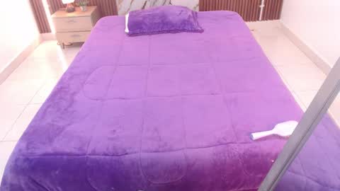 Snapshot of domenica_west chatting on 11.02.25 domenica online show from 11.02.25